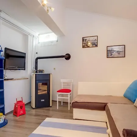 Kastel شقة Veli Lošinj